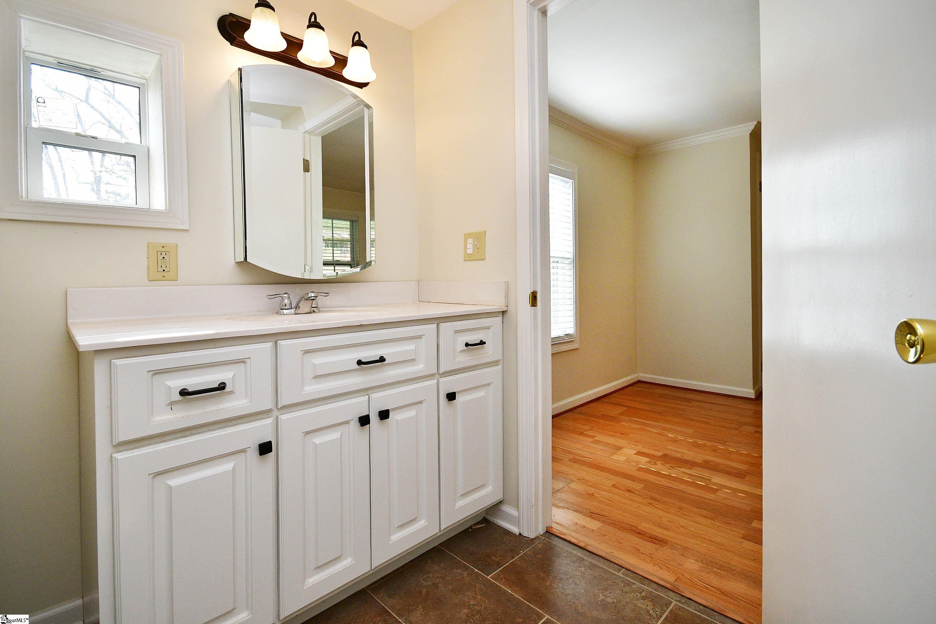 223 Glenwood Road Easley, SC 29640 - Photo 21 of 36 Gallery Image 21