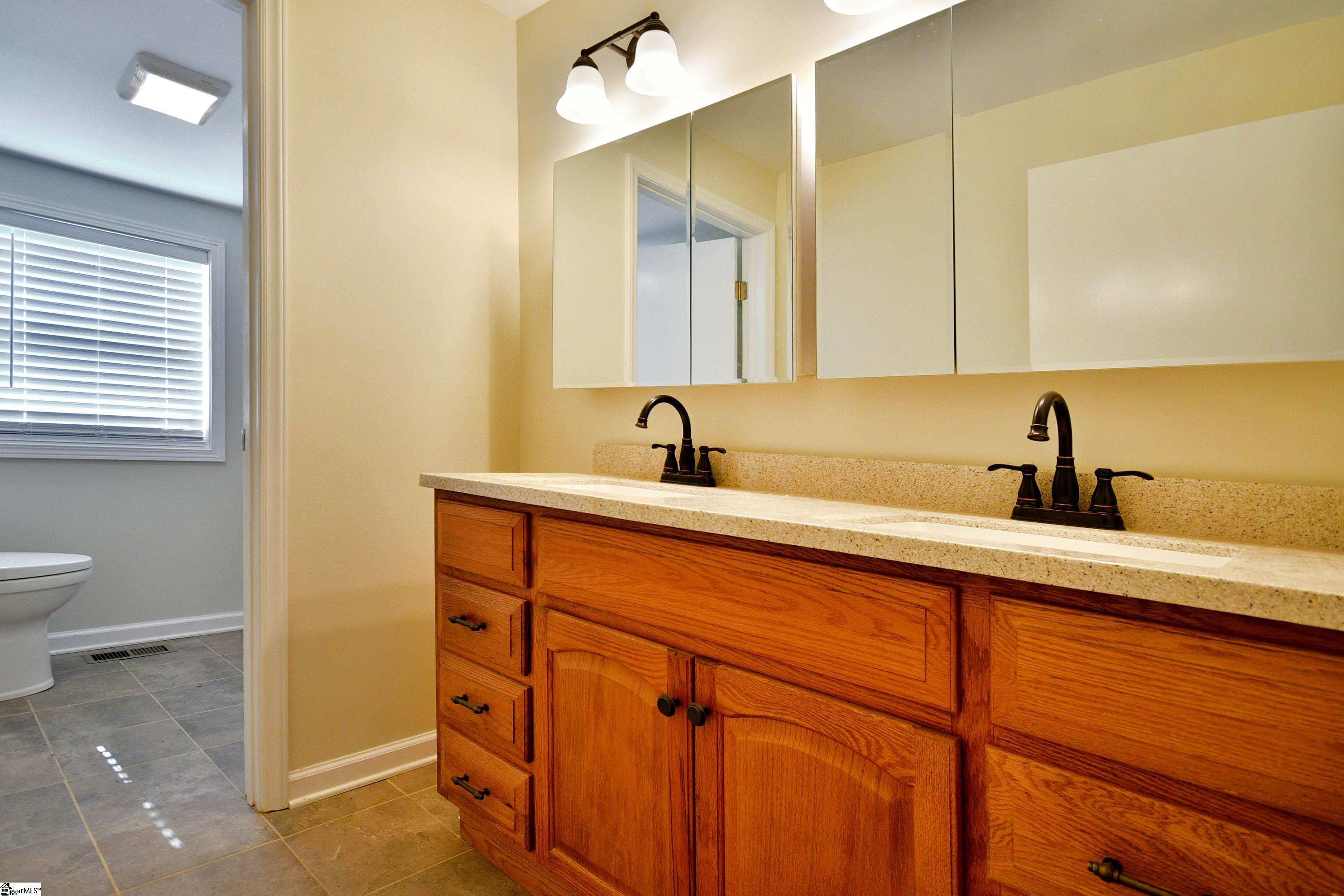 223 Glenwood Road Easley, SC 29640 - Photo 25 of 36 Gallery Image 25