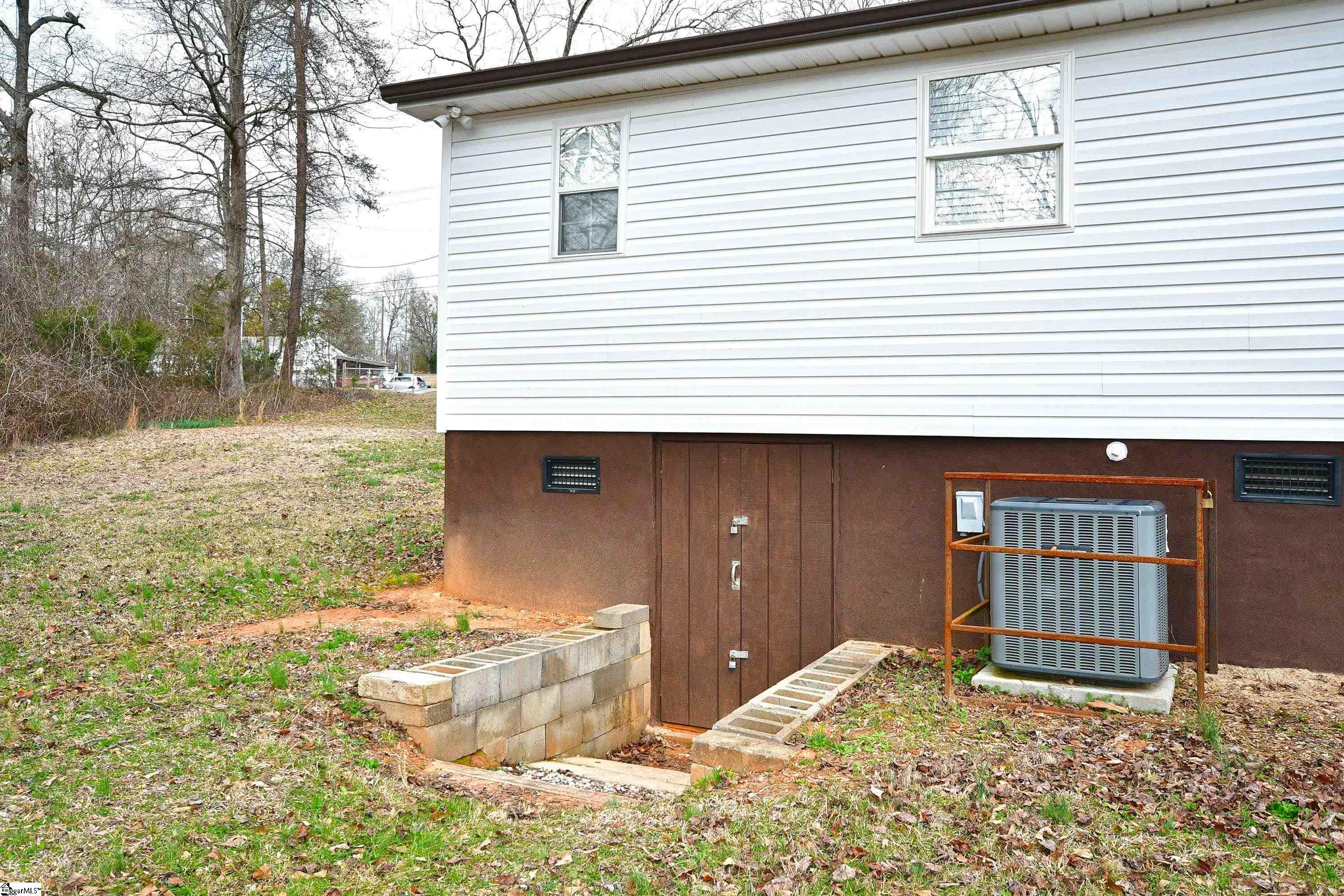 223 Glenwood Road Easley, SC 29640 - Photo 34 of 36 Gallery Image 34