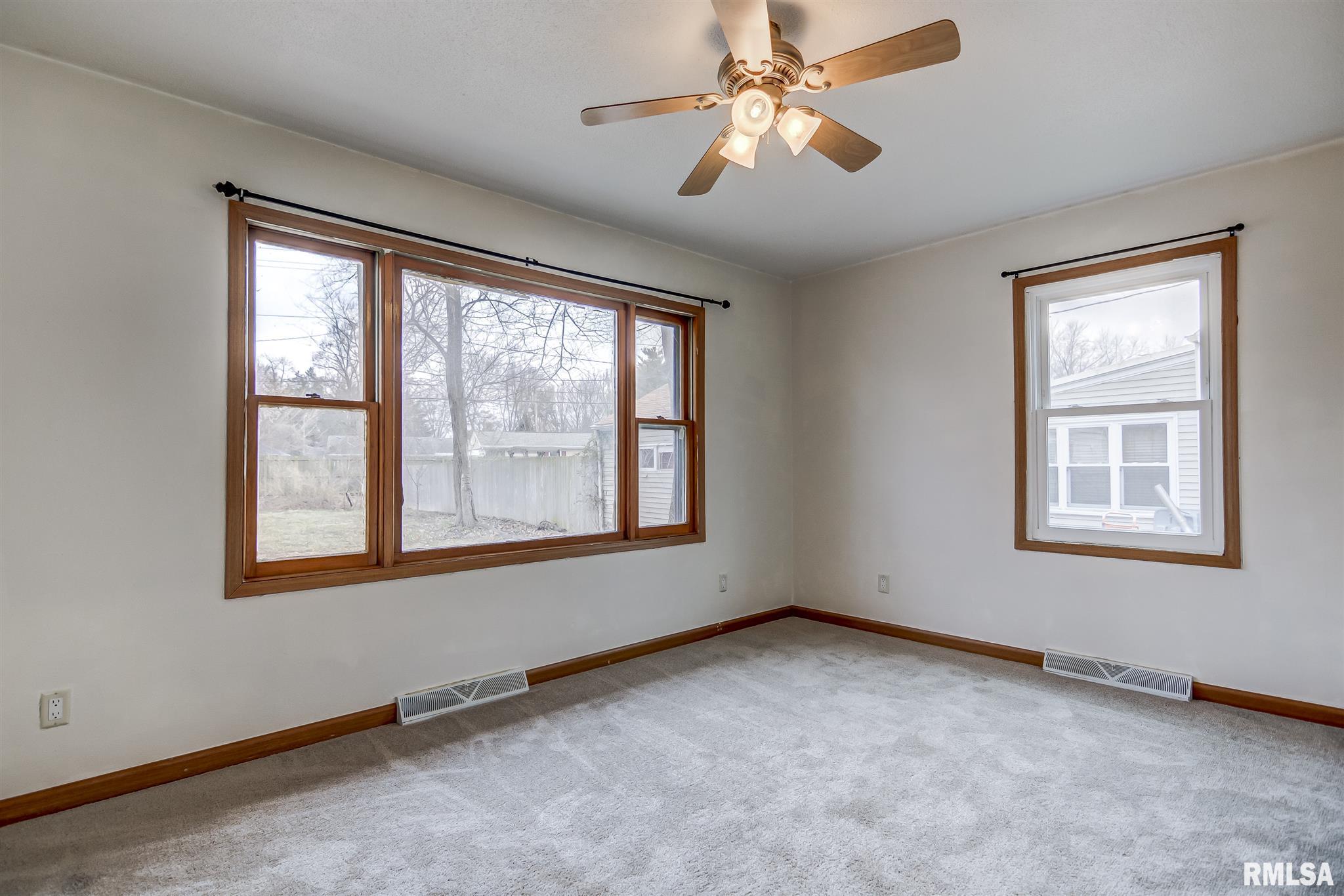 2112 East Hood Street Springfield, IL 62703 - Photo 6 of 42