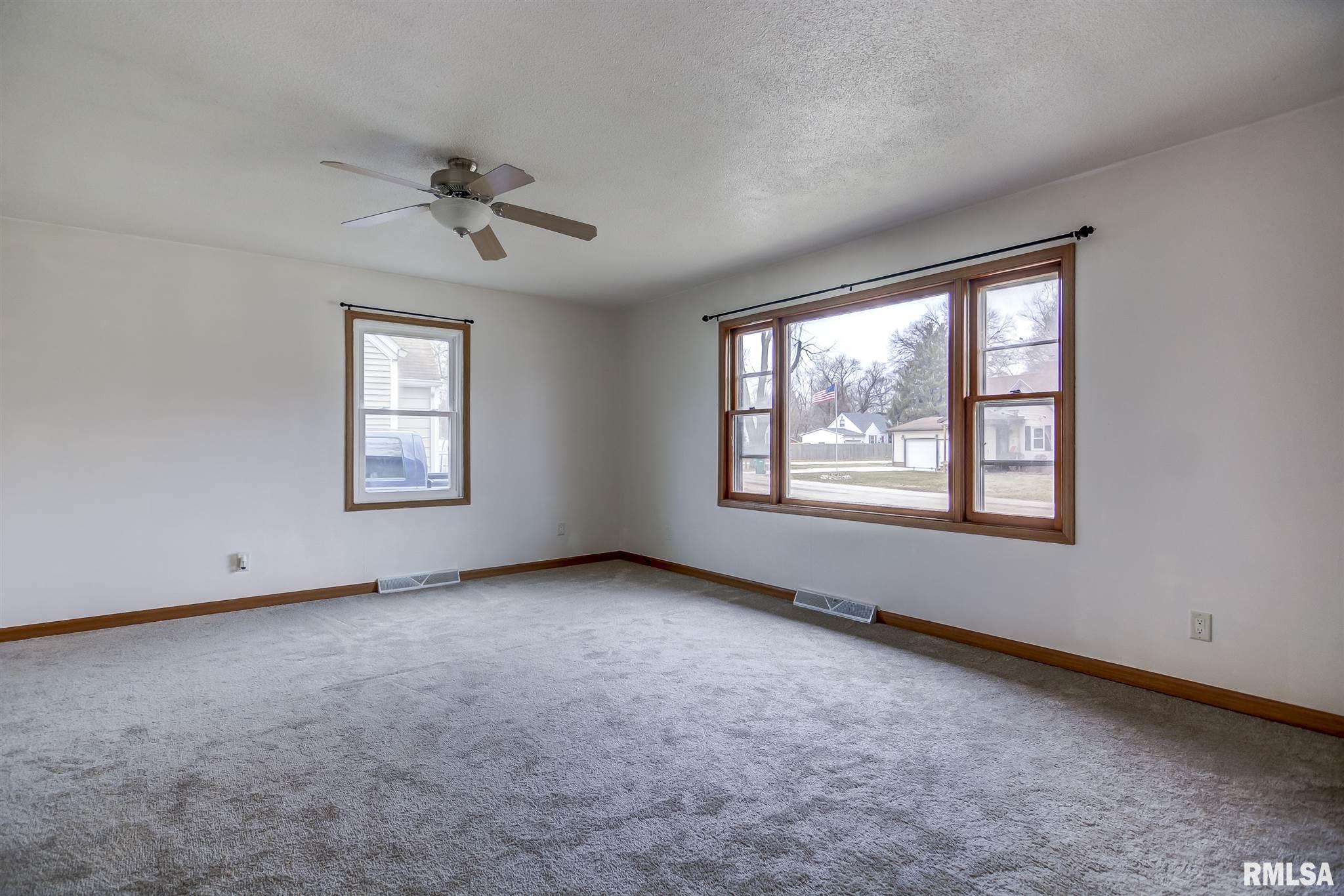 2112 East Hood Street Springfield, IL 62703 - Photo 7 of 42