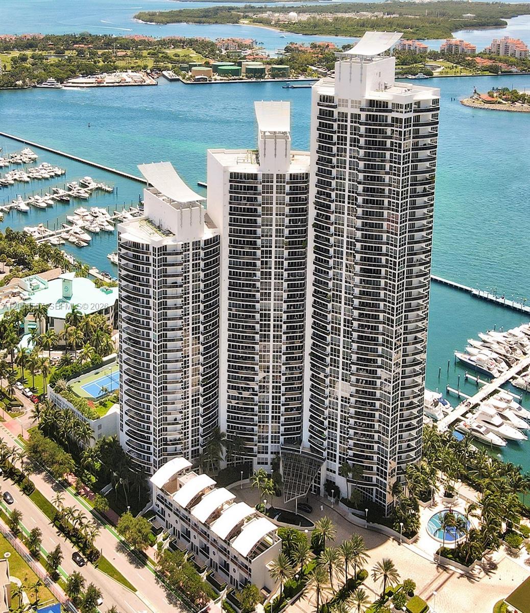 400 Alton Road, Unit 1011 Miami Beach, FL 33139 - Photo 1 of 30 400 Alton Road - Murano Grande sits right on Biscayne Bay.