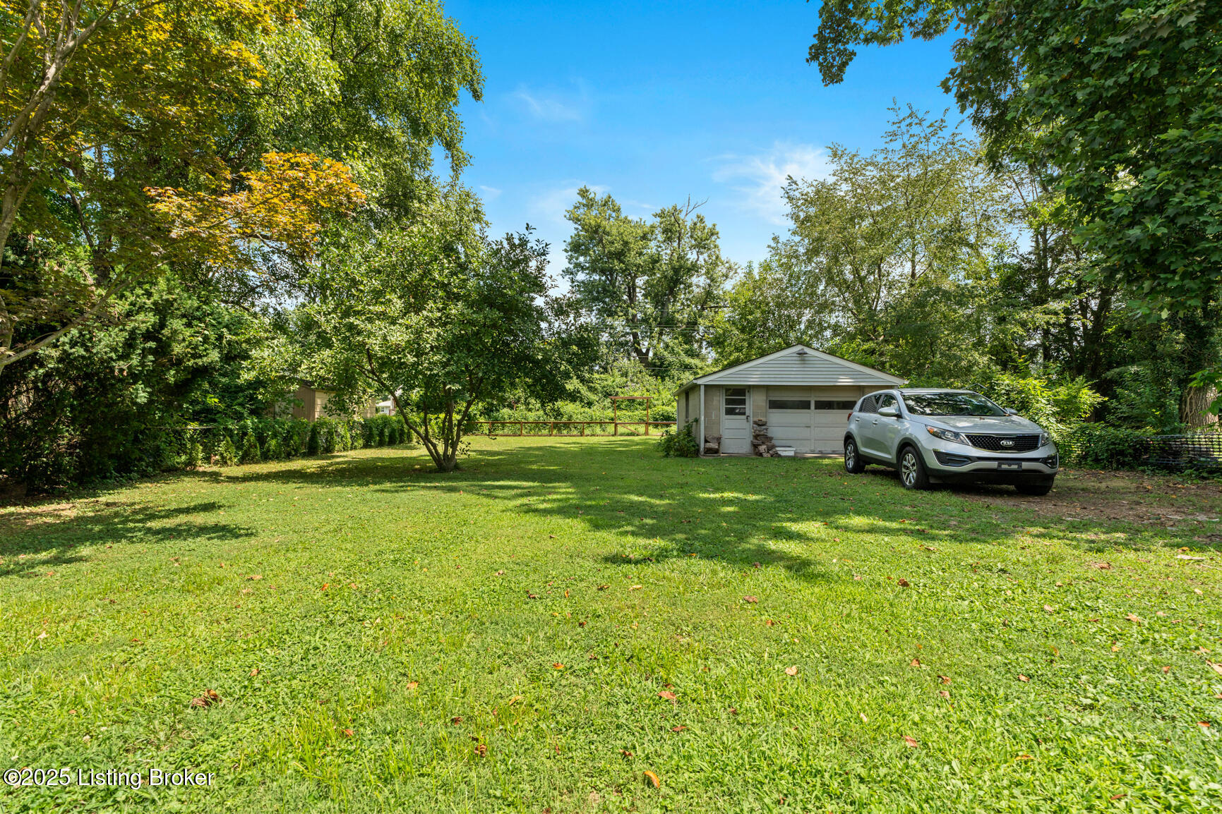 3729 Carol Road Louisville, KY 40218 - Photo 33 of 39 DSC00956
