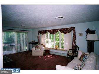 3 Mansfield Road Ewing, NJ 08628 - Photo 4 of 12 Living Room