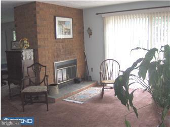 3 Mansfield Road Ewing, NJ 08628 - Photo 5 of 12 Living Room