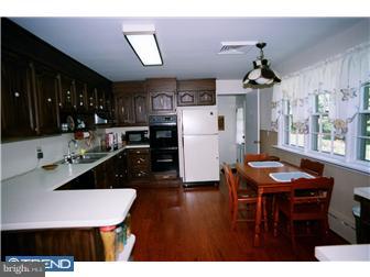 3 Mansfield Road Ewing, NJ 08628 - Photo 8 of 12 Kitchen