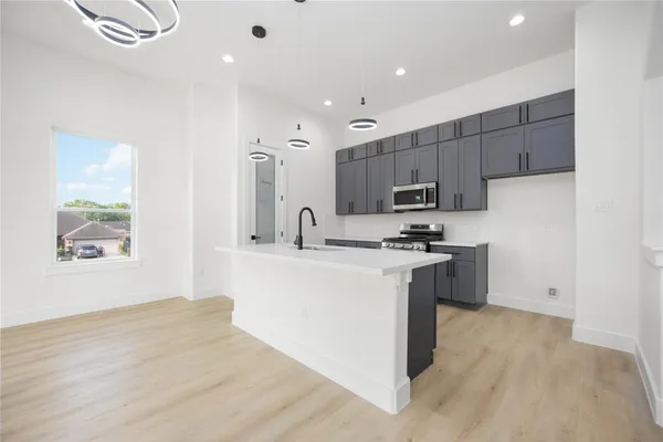 $2,800 | 2115 Dan Street, Houston, TX 77020