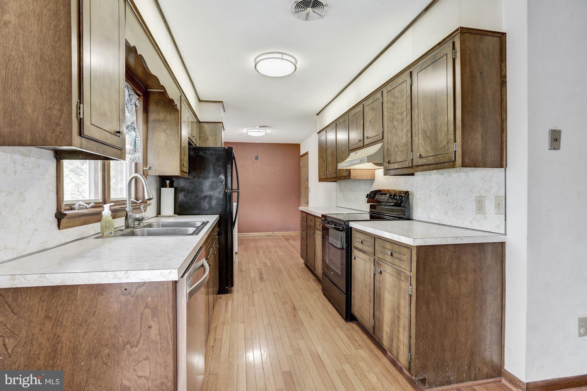 327 Roberts Mill Road Taneytown, MD 21787 - Photo 8 of 25 Eat-In Kitchen