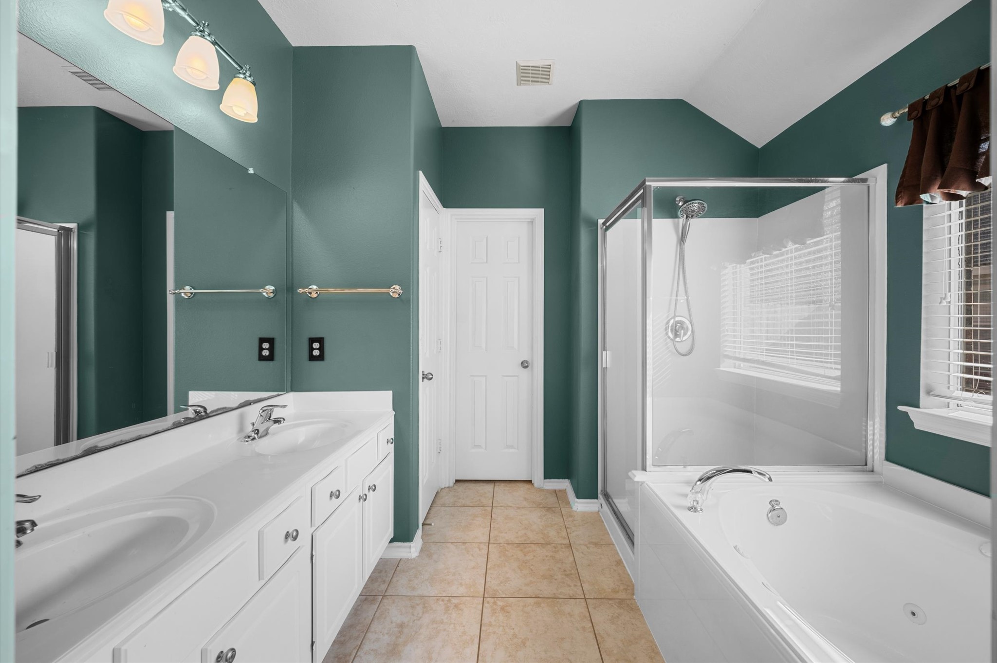 2411 Fern Lacy Drive Spring, TX 77388 - Photo 13 of 26 Primary Bathroom