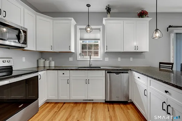 $409,800 | 29 Covey Road, Unit 21, Burlington, CT 06013