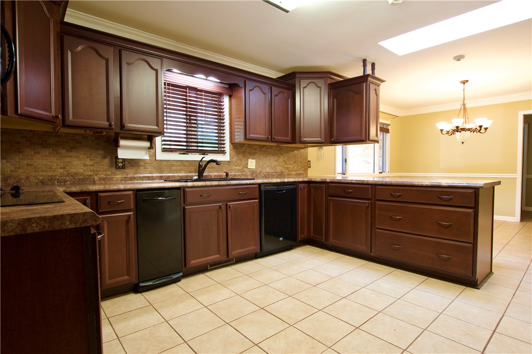 225 Crooks Road Seneca, SC 29678 - Photo 4 of 30 Gallery Image 4