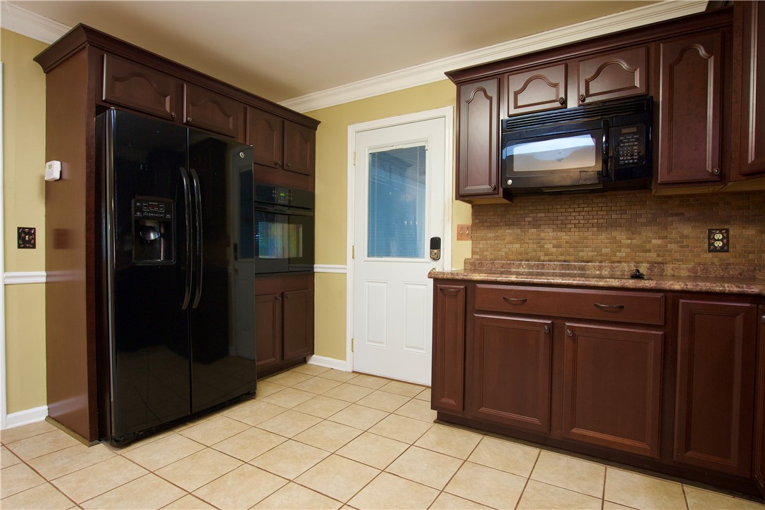 225 Crooks Road Seneca, SC 29678 - Photo 5 of 30 Gallery Image 5