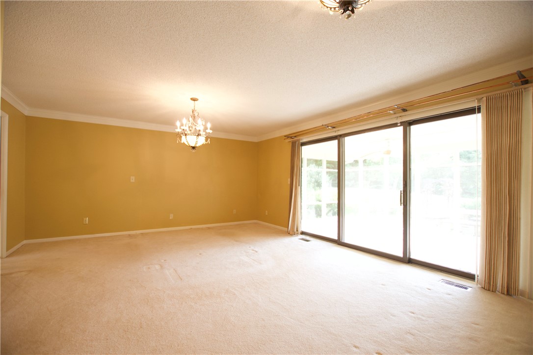 225 Crooks Road Seneca, SC 29678 - Photo 9 of 30 Gallery Image 9