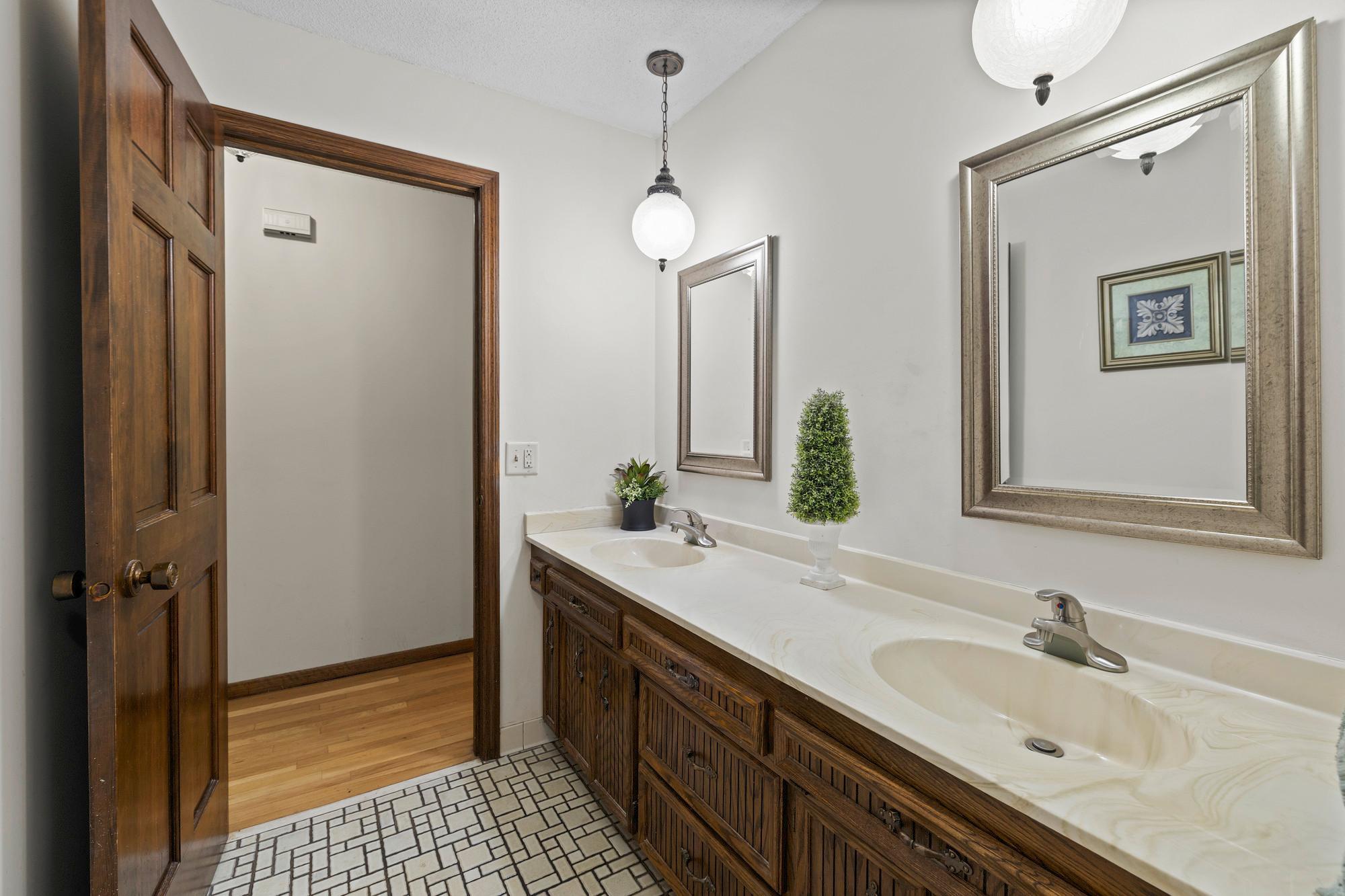4115 Williston Road Minnetonka, MN 55345 - Photo 28 of 51 Gallery Image 28
