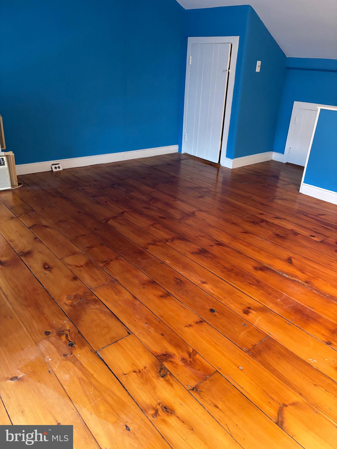 6783 Ridge Avenue Philadelphia, PA 19128 - Photo 20 of 26 a view of empty room with wooden floor