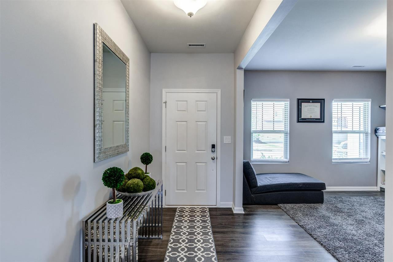 918 Lippincott Road Durham, NC 27703 - Photo 2 of 30 Entry