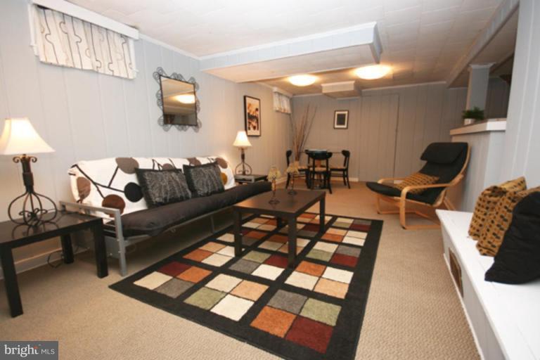 9511 Saybrook Avenue Silver Spring, MD 20901 - Photo 8 of 27 Family Room #2