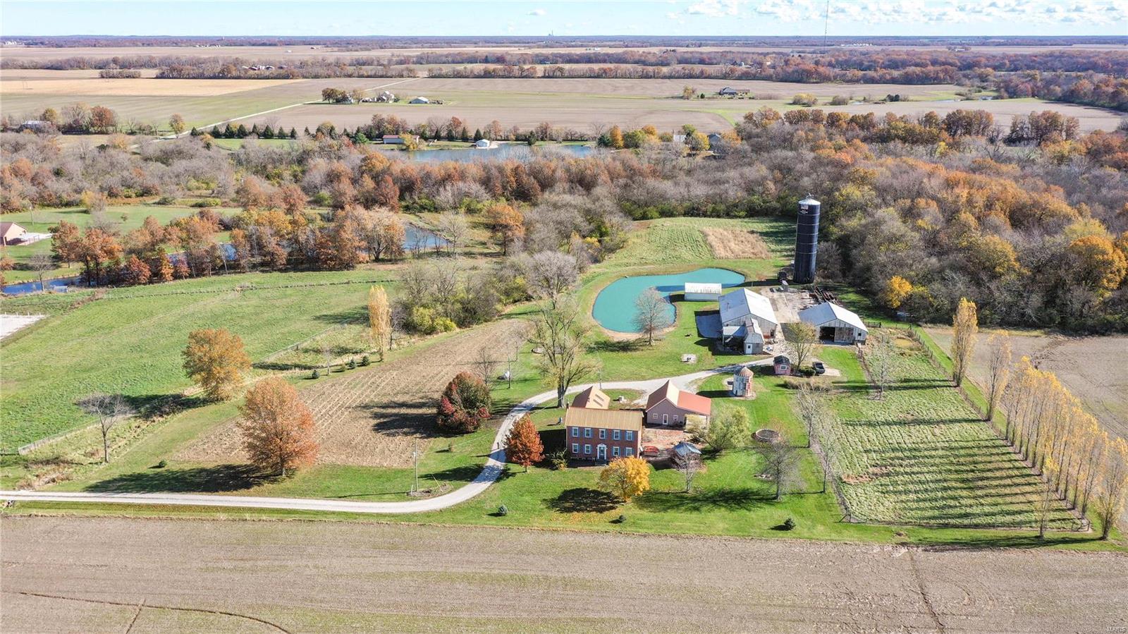 22663 Tall Timber Road Mount Olive, IL 62069 - Photo 8 of 97