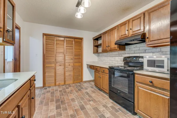 $239,900 | 1175 Pebble Drive, Unit 1175, Bristol, VA 24201