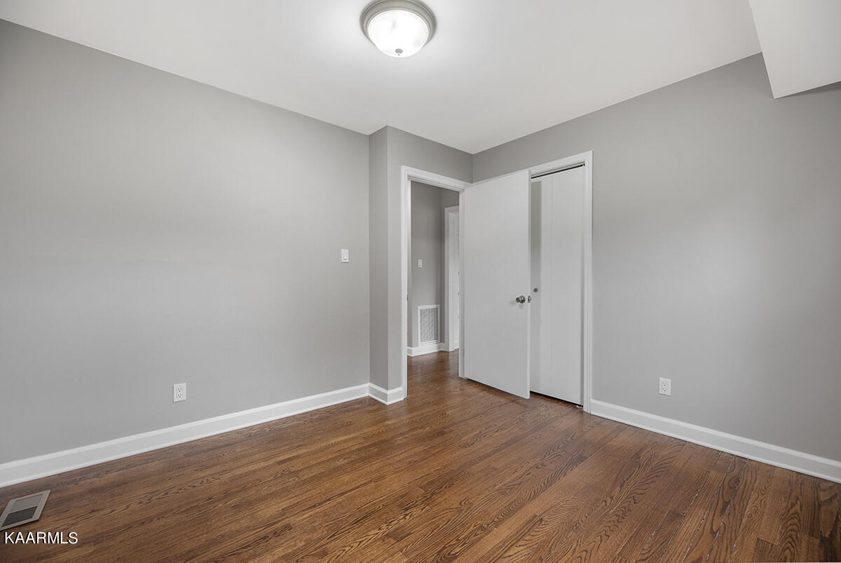 411 Riverside Drive Clinton, TN 37716 - Photo 29 of 29 Rvrsd411i (108)