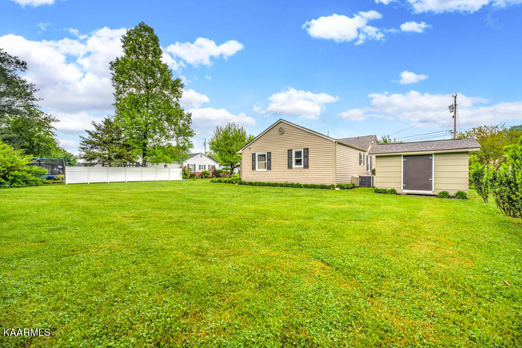 411 Riverside Drive Clinton, TN 37716 - Photo 7 of 29 Rvrsd411e (7)-Edit