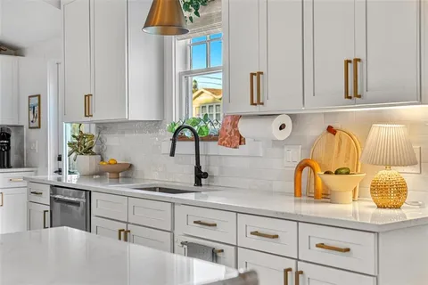 $790,000 | 2101 Burlington Avenue North, St. Petersburg, FL 33713