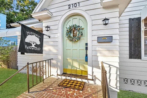 $790,000 | 2101 Burlington Avenue North, St. Petersburg, FL 33713