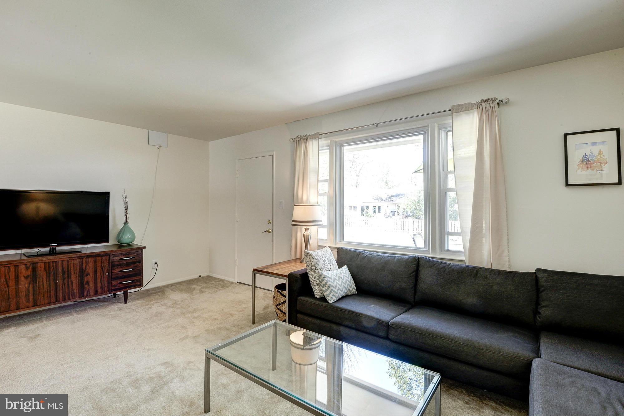 7418 Farnum Street Springfield, VA 22151 - Photo 11 of 30 Living Room w/Access to Back Yard