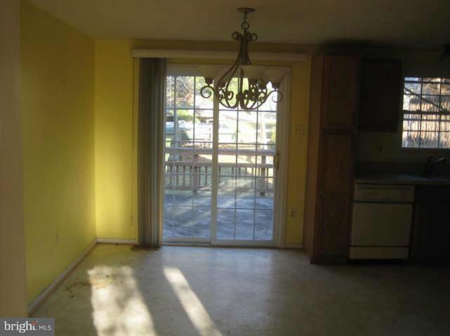 207 E Road Mount Airy, MD 21771 - Photo 10 of 21 Interior (General)