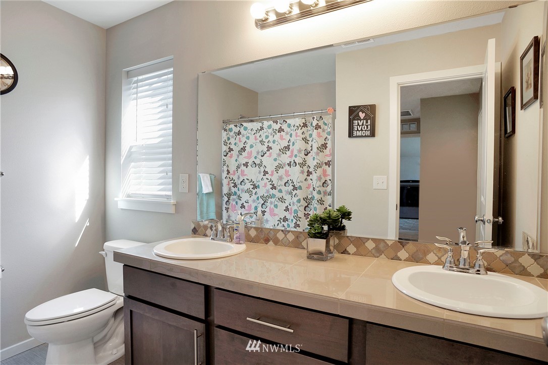 16323 5th Avenue Southeast Bothell, WA 98012 - Photo 22 of 24 Gallery Image 22