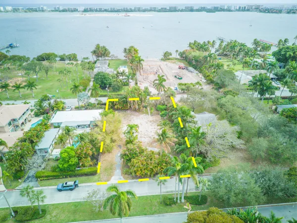 $1,900,000 | 1118 South Palmway, Lake Worth Beach, FL 33460