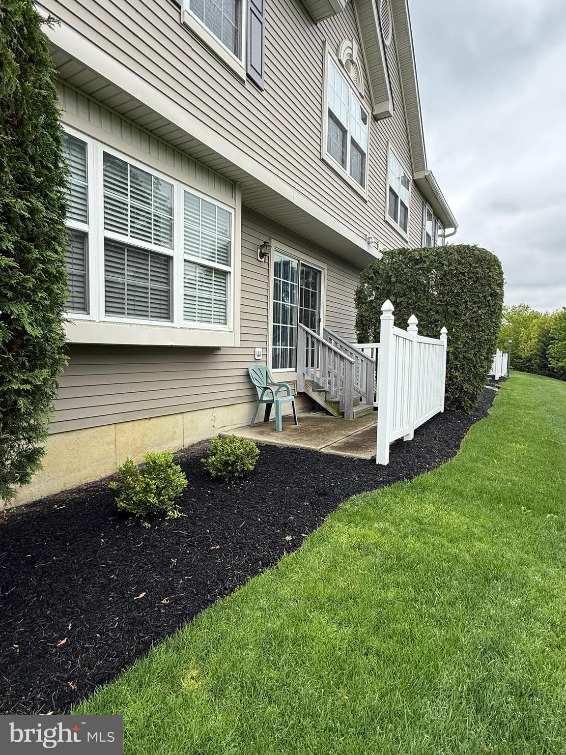 2605 Gramercy Way Mount Laurel, NJ 08054 - Photo 5 of 44 a front view of a house with garden