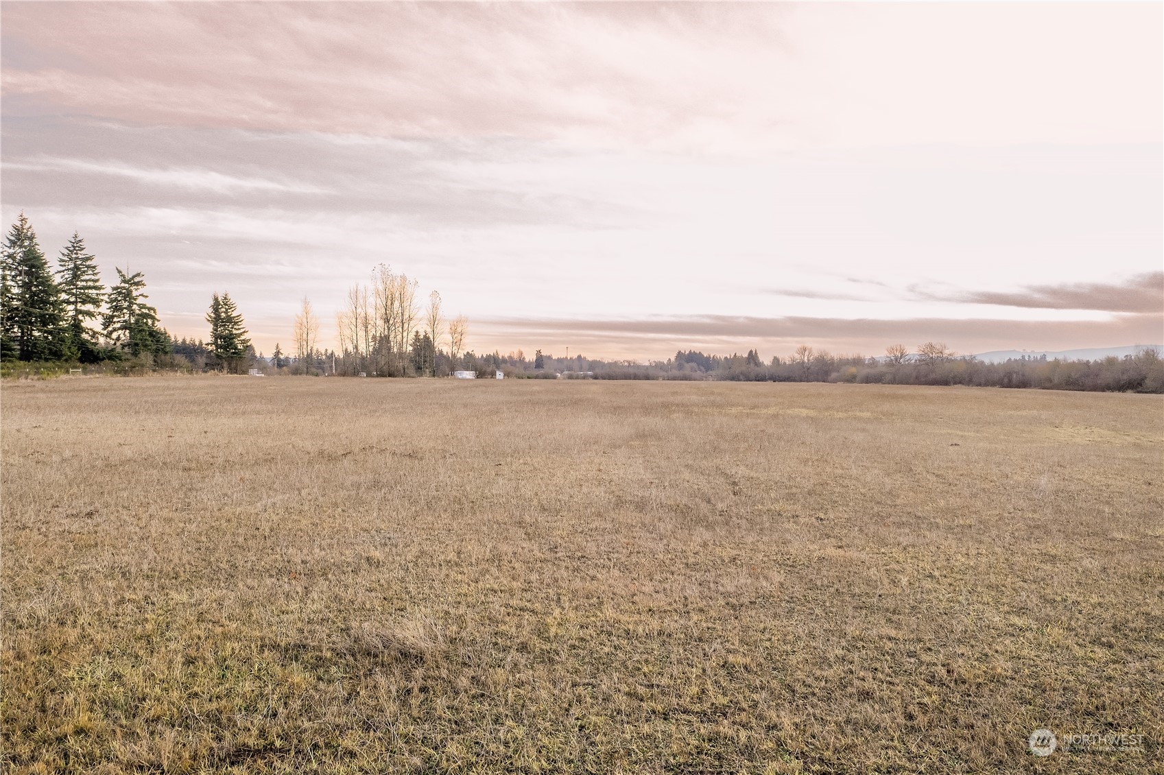 440 Knowles Road Winlock, WA 98596 - Photo 15 of 15 a view of an ocean with beach