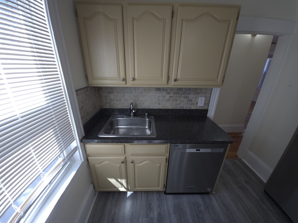 70 Leonard Street, Unit 70 Dedham, MA 02026 - Photo 5 of 17