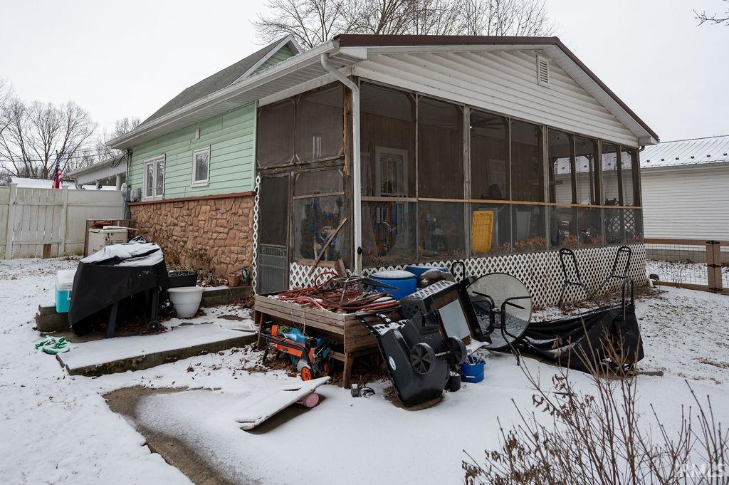 654 High Street Wabash, IN 46992 - Photo 2 of 25