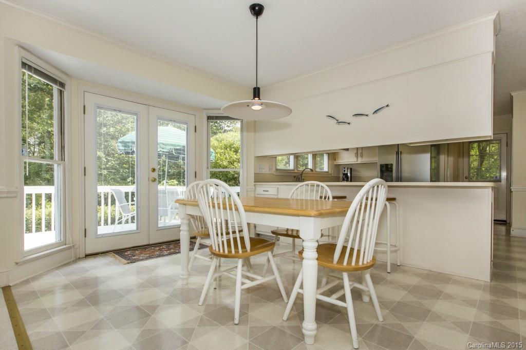 7131 Ramsgate Road Charlotte, NC 28270 - Photo 7 of 24 a dining room with furniture and window