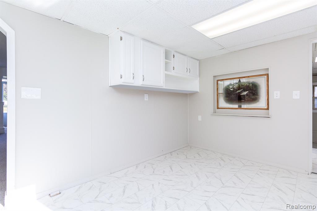 43061 Harris Road Belleville, MI 48111 - Photo 12 of 29