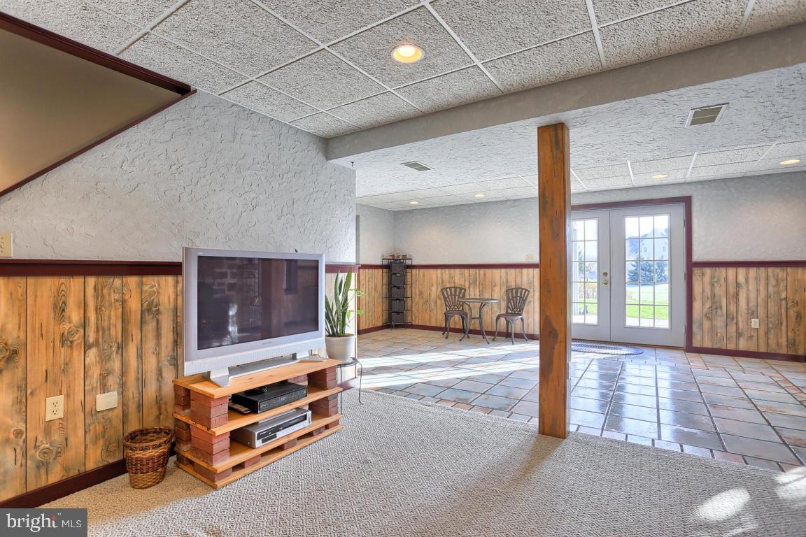 226 Kingsbridge Drive Lititz, PA 17543 - Photo 33 of 47 Gallery Image 33