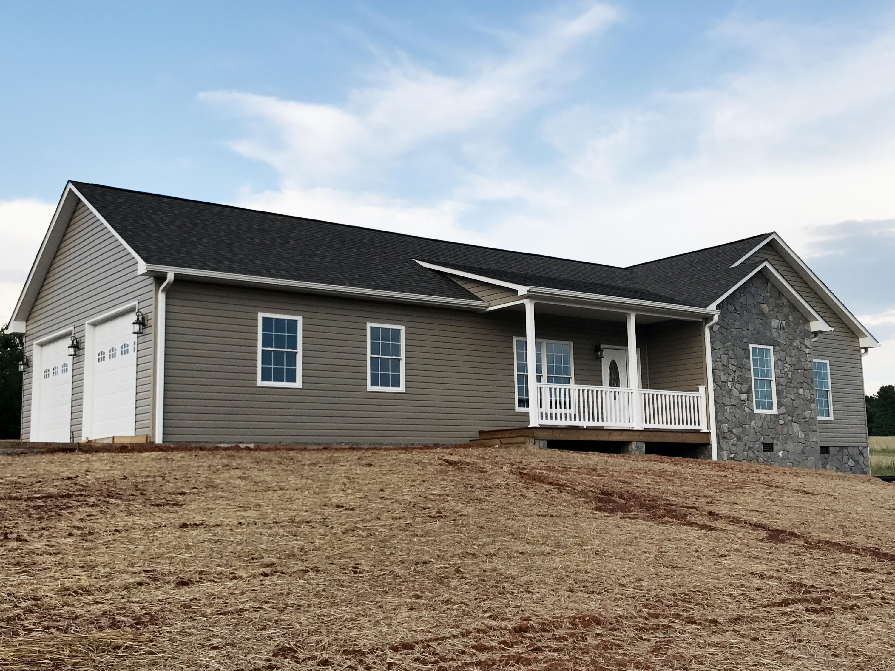 3700 Edwardsville Road Hardy, VA 24101 - Photo 1 of 22 Front