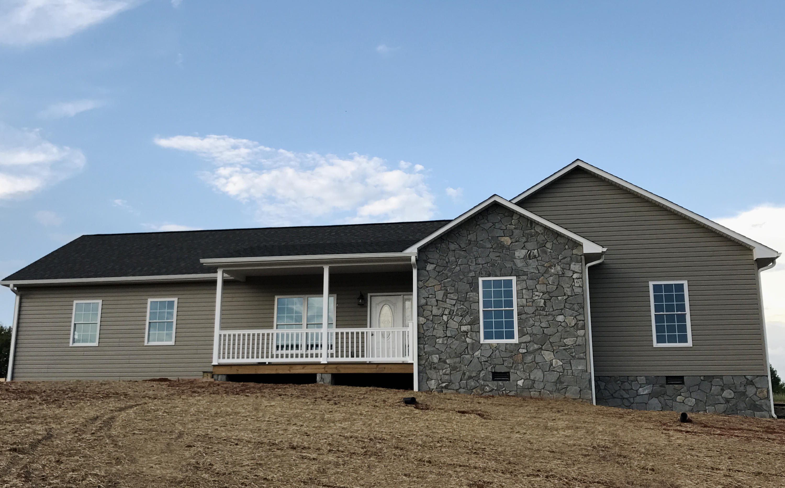 3700 Edwardsville Road Hardy, VA 24101 - Photo 2 of 22 Front