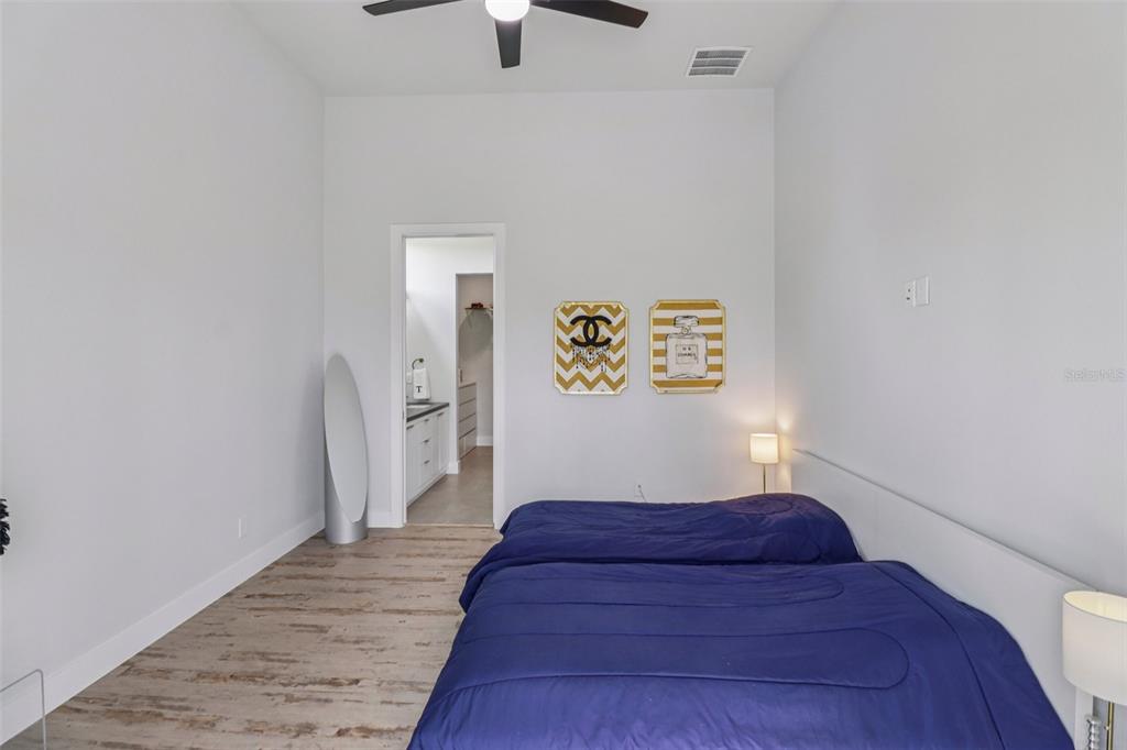 3385 Lake Diane Road Tavares, FL 32778 - Photo 21 of 49 a bathroom with a bathtub and shower