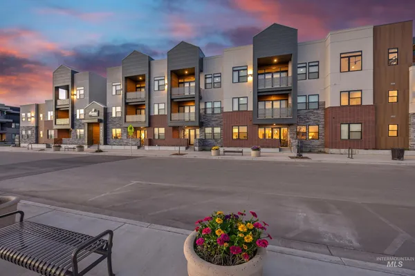 $584,900 | 4430 East Haystack Street, Unit 207, Boise, ID 83716