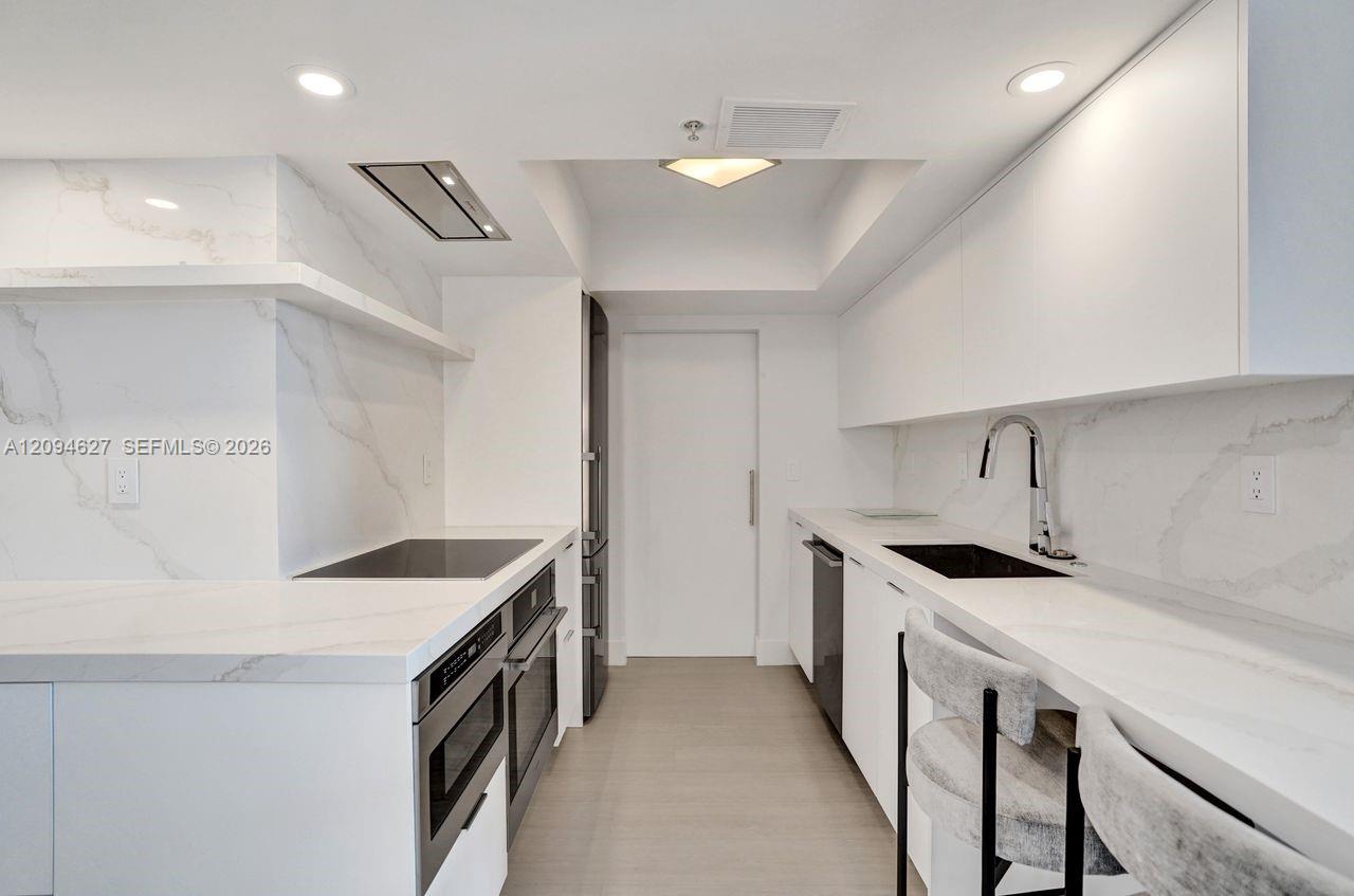 90 Alton Road, Unit 2407 Miami Beach, FL 33139 - Photo 42 of 78 Gallery Image 42