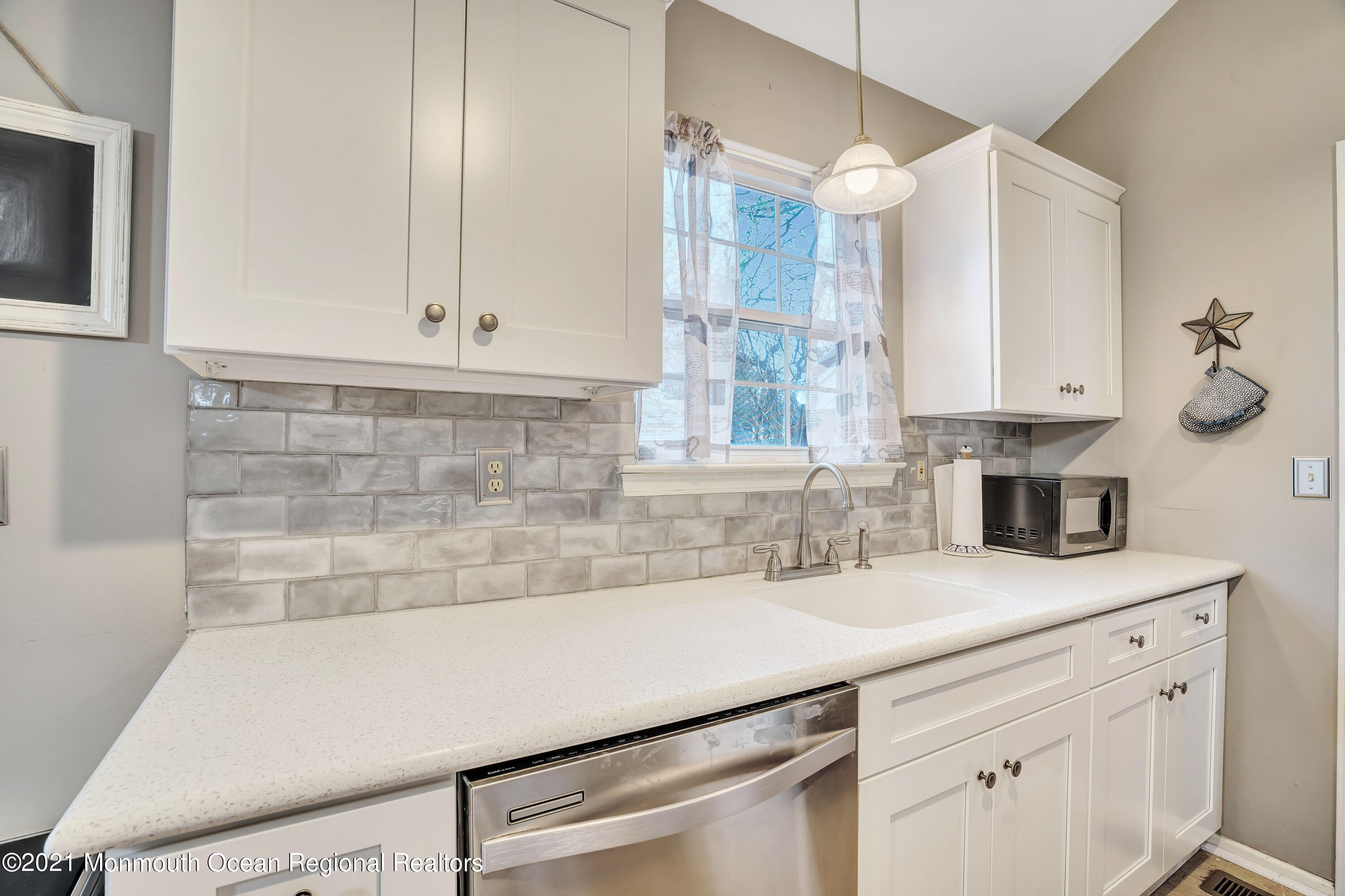 262 Privateer Road Manahawkin, NJ 08050 - Photo 12 of 20