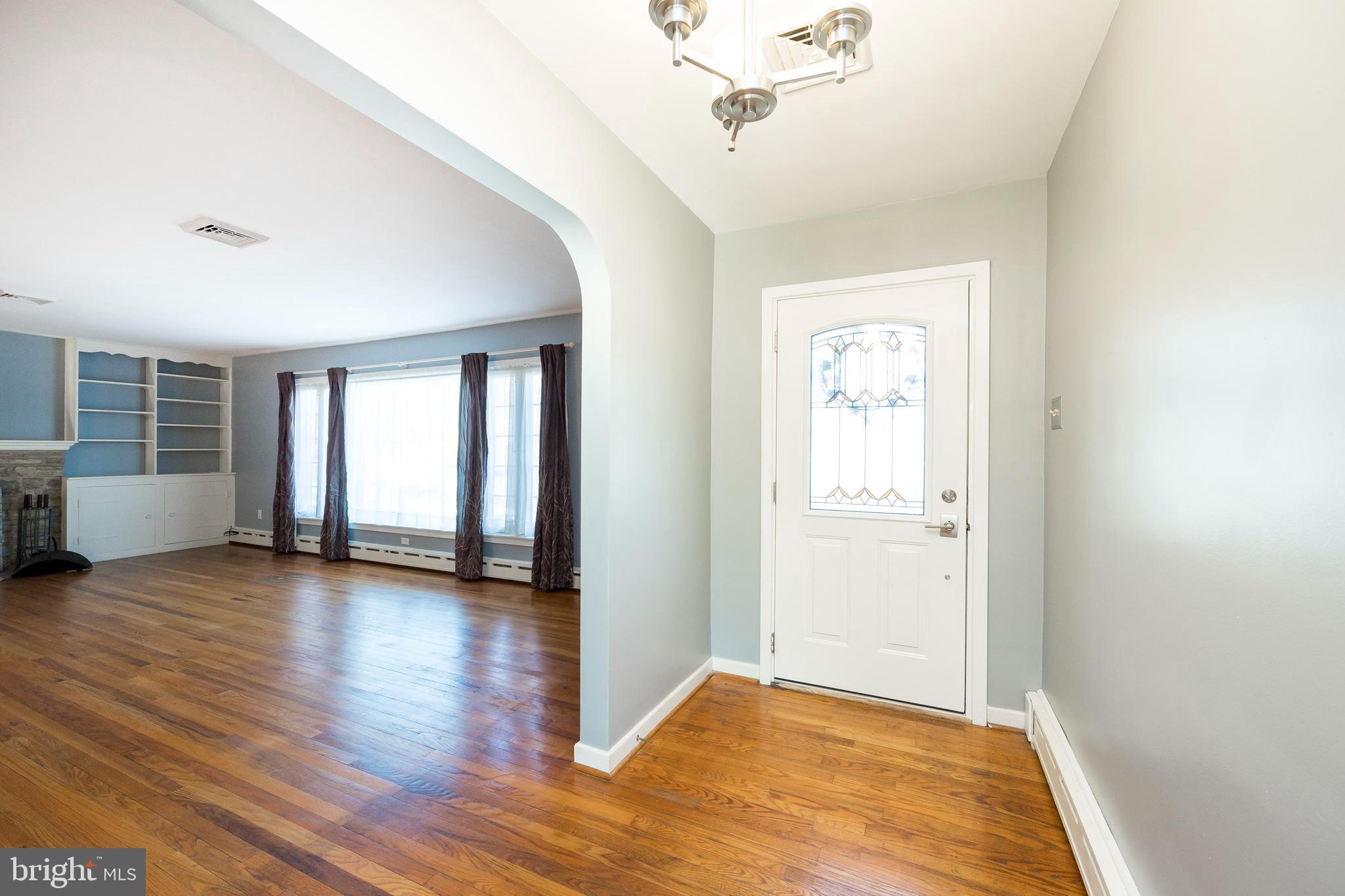 1504 Reed Street Coatesville, PA 19320 - Photo 3 of 33 Foyer