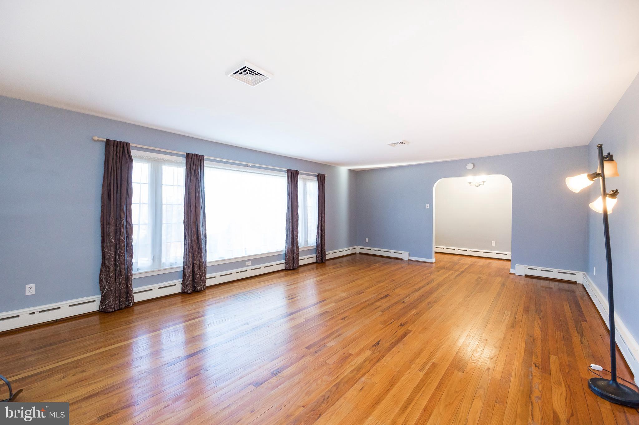 1504 Reed Street Coatesville, PA 19320 - Photo 5 of 33 Living Room