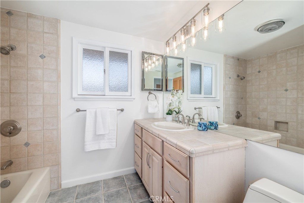 27120 Springcreek Road Rancho Palos Verdes, CA 90275 - Photo 24 of 37 Hall bath