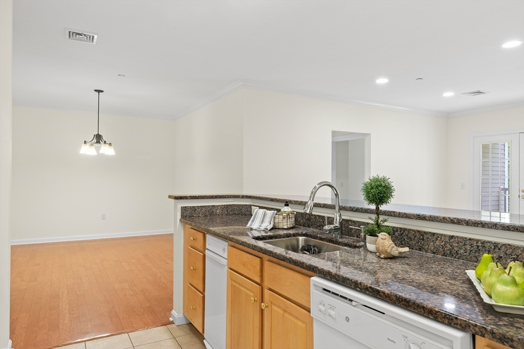 190 Chickering Road, Unit 212D North Andover, MA 01845 - Photo 5 of 36