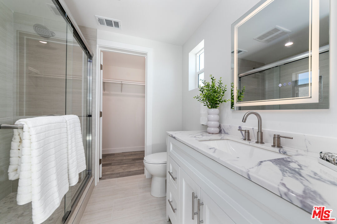 8446 Penfield Avenue Winnetka, CA 91306 - Photo 32 of 38