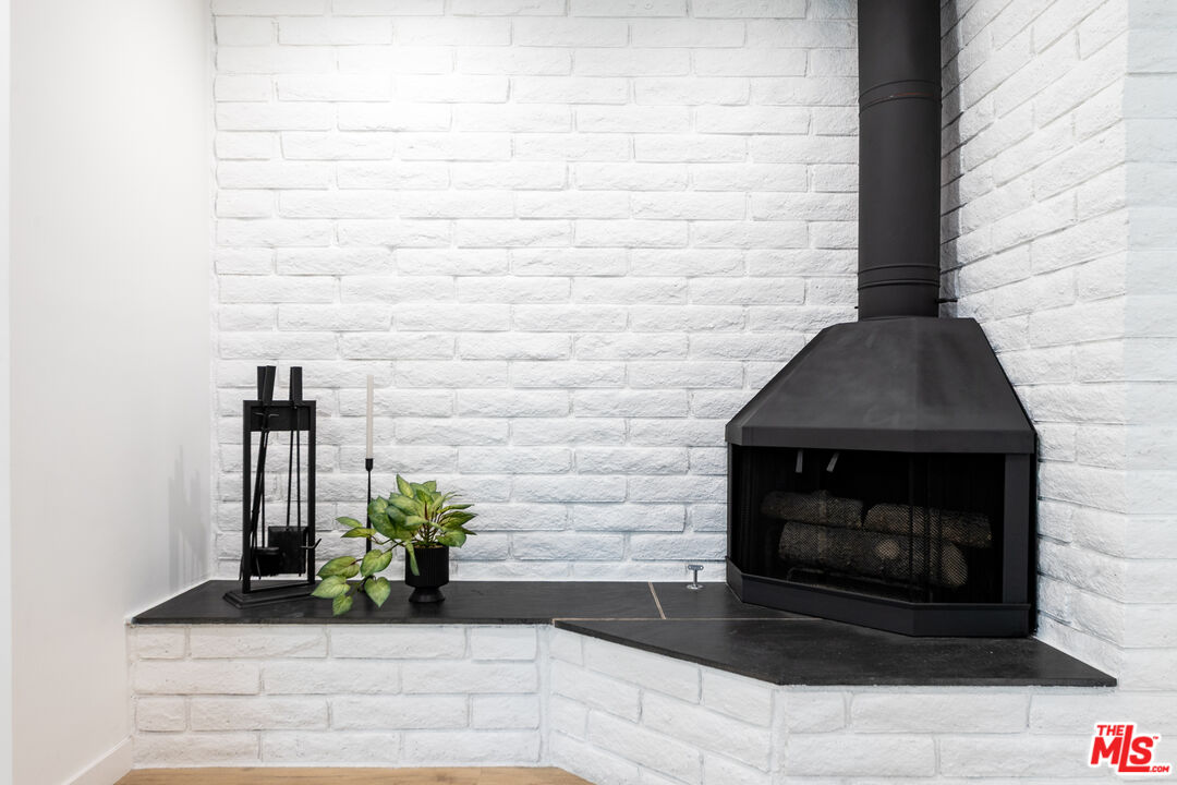 8446 Penfield Avenue Winnetka, CA 91306 - Photo 7 of 38